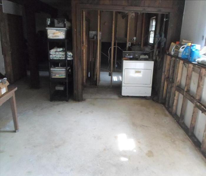 basement with dry concrete floor